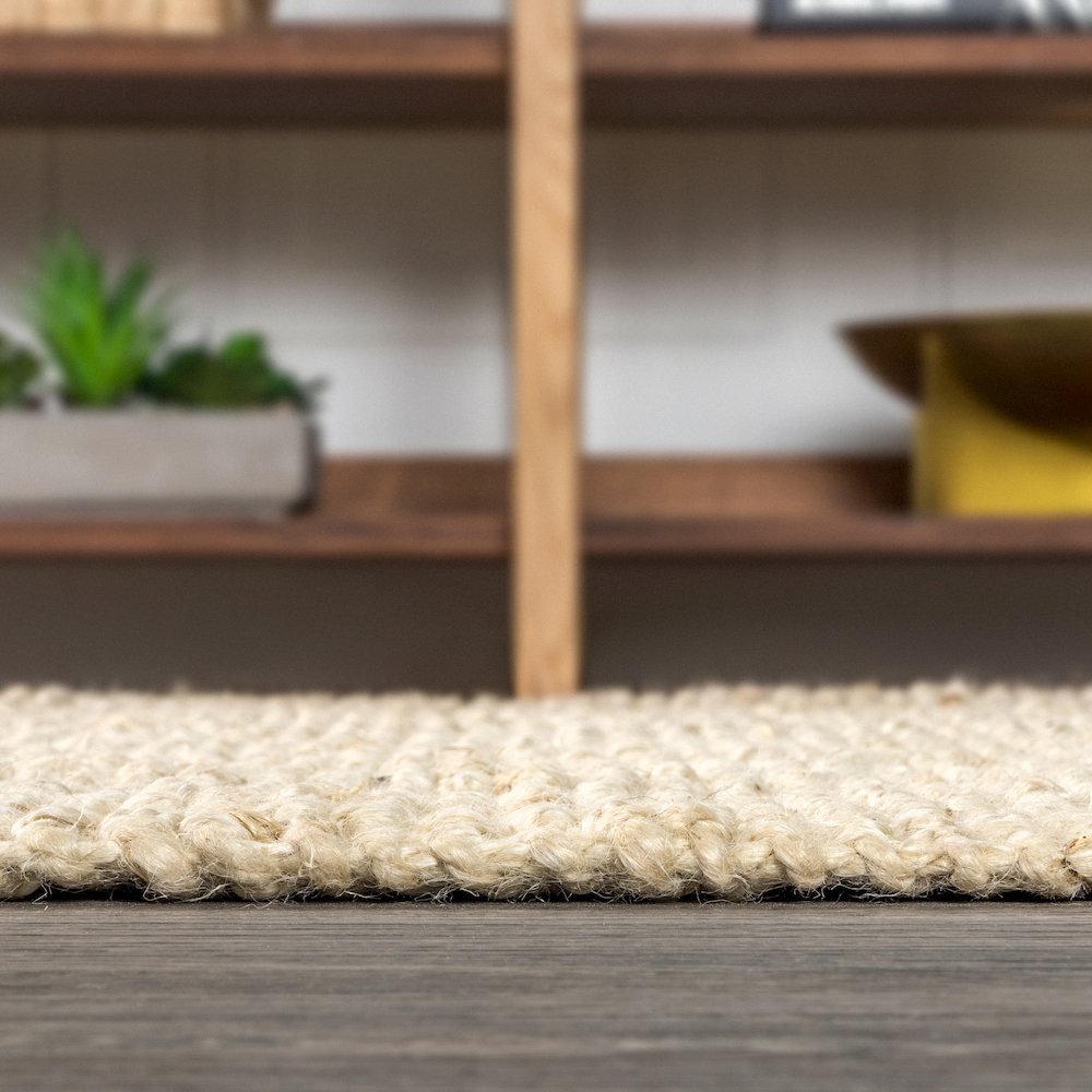 Pata Hand Woven Chunky Jute Area Rug. Picture 7