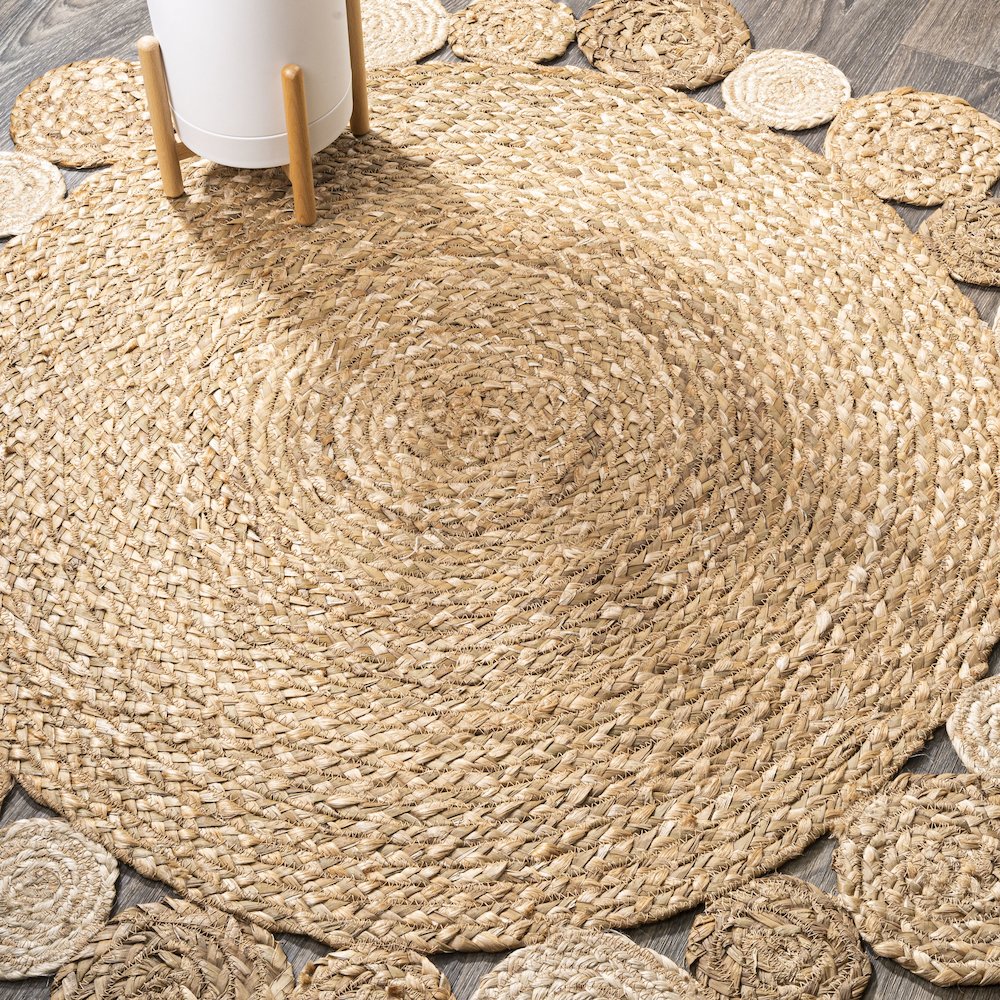Eden Round Area Rug. Picture 2