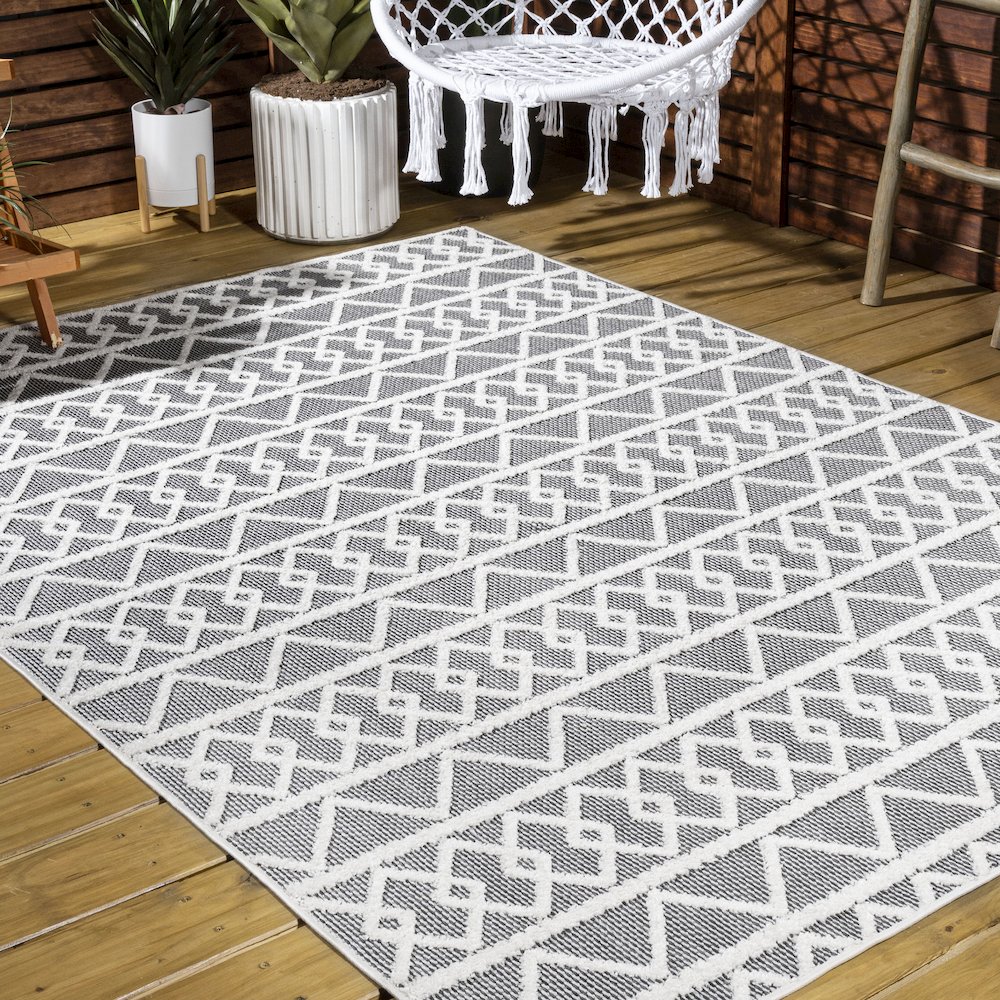 Aylan High-Low Pile Knotted Trellis Geometric Indoor/Outdoor Area Rug. Picture 6