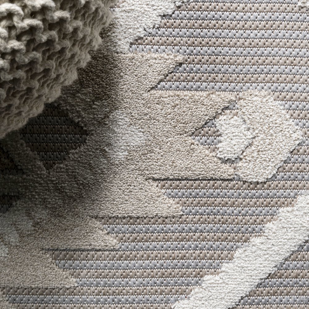 Sumak High-Low Pile Neutral Diamond Kilim Area Rug. Picture 4