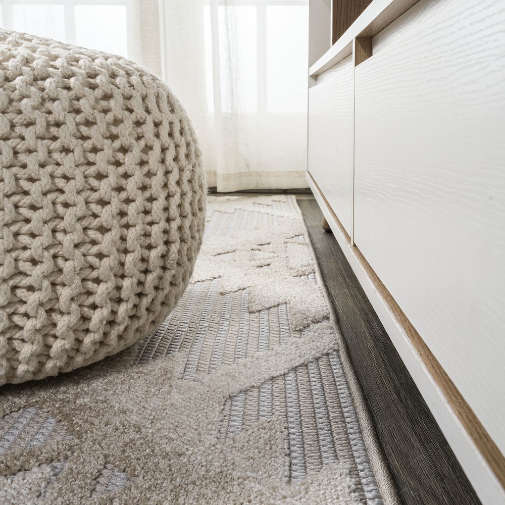 Sumak High-Low Pile Neutral Diamond Kilim Area Rug. Picture 7