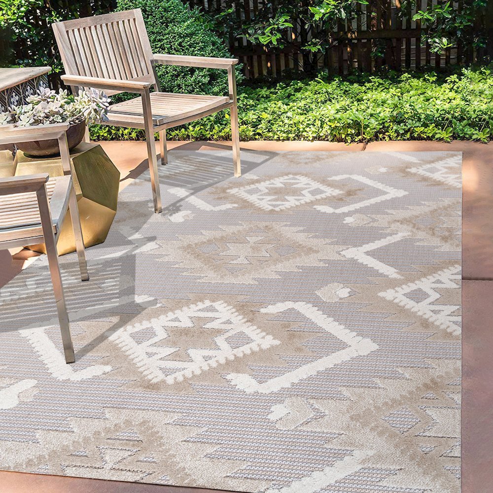 Sumak High-Low Pile Neutral Diamond Kilim Area Rug. Picture 5