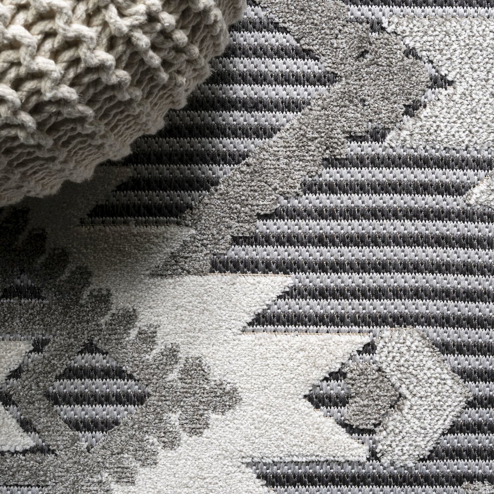 Sumak High-Low Pile Neutral Diamond Kilim Area Rug. Picture 4