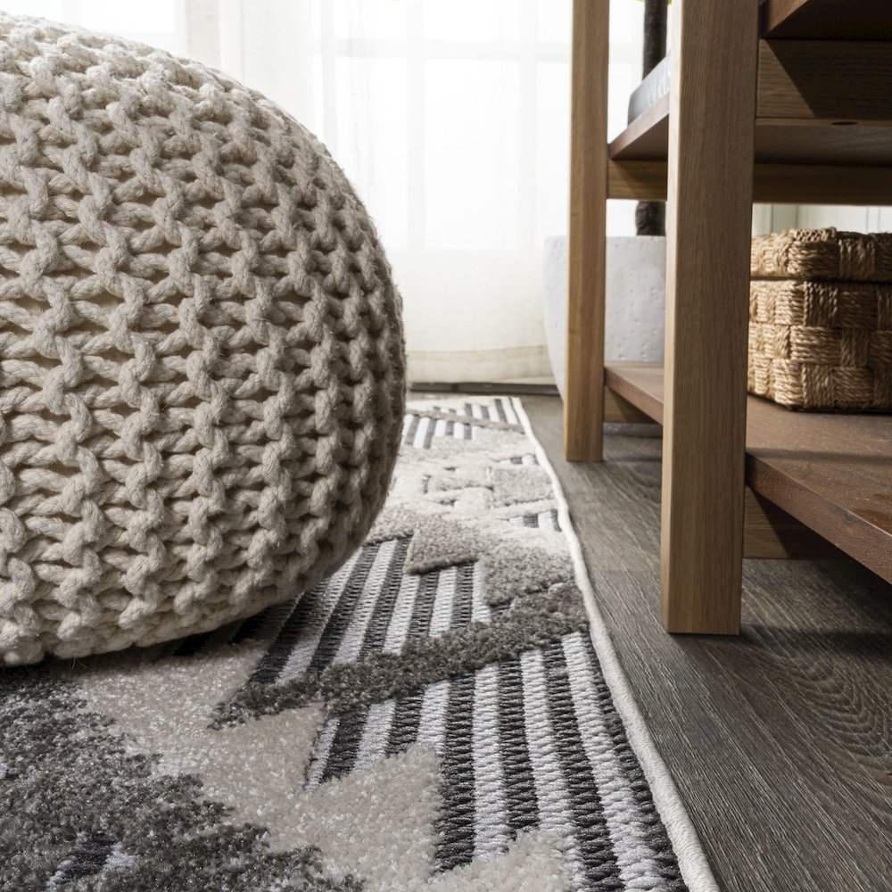 Sumak High-Low Pile Neutral Diamond Kilim Area Rug. Picture 7