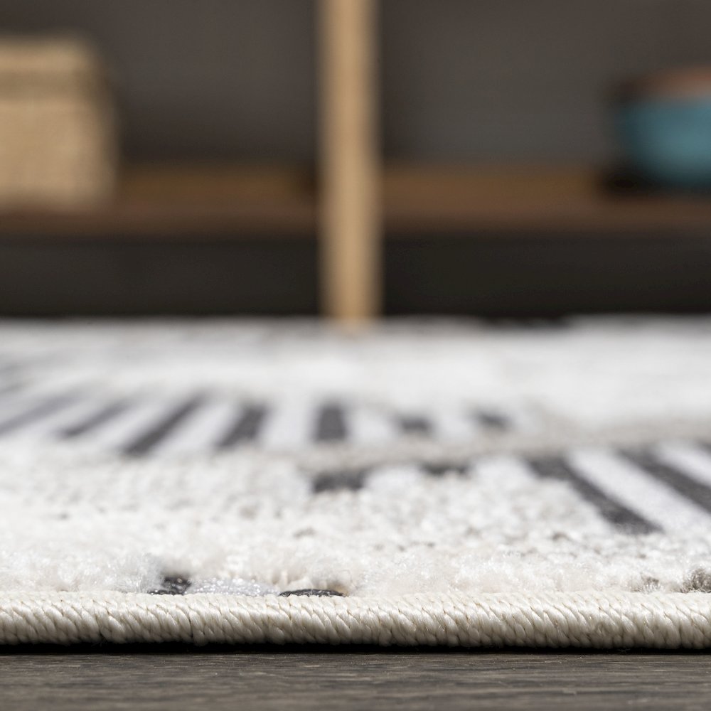 Sumak High-Low Pile Neutral Diamond Kilim Area Rug. Picture 11