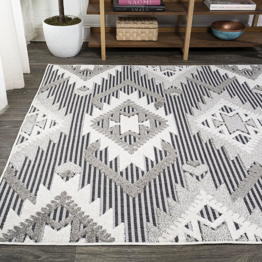 Sumak High-Low Pile Neutral Diamond Kilim Area Rug. Picture 3