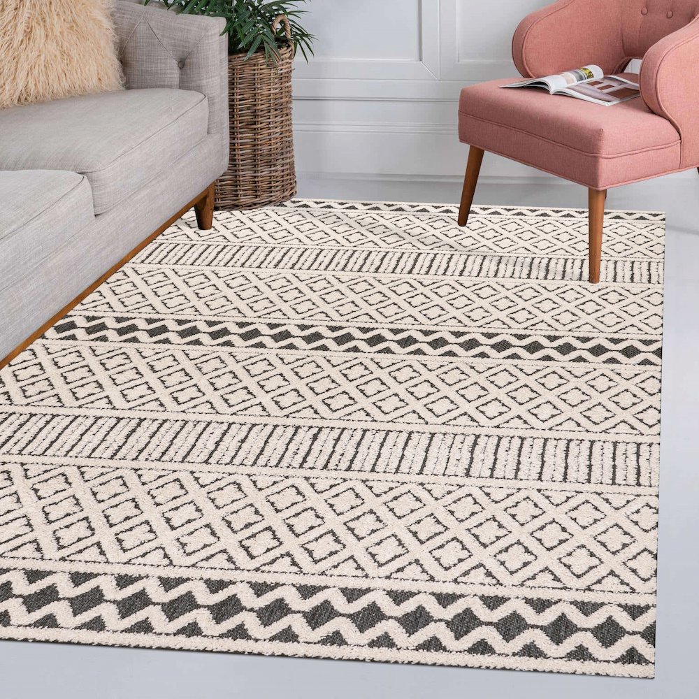 Ormond High-Low Modern Trellis Geometric Area Rug. Picture 14