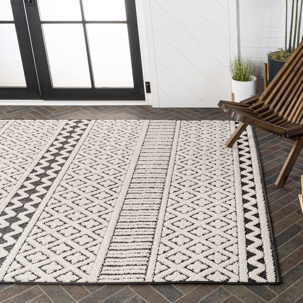 Ormond High-Low Modern Trellis Geometric Area Rug. Picture 7