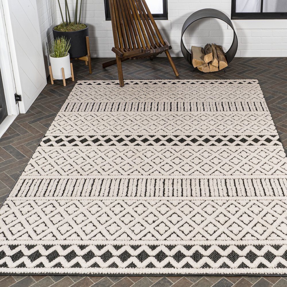 Ormond High-Low Modern Trellis Geometric Area Rug. Picture 8