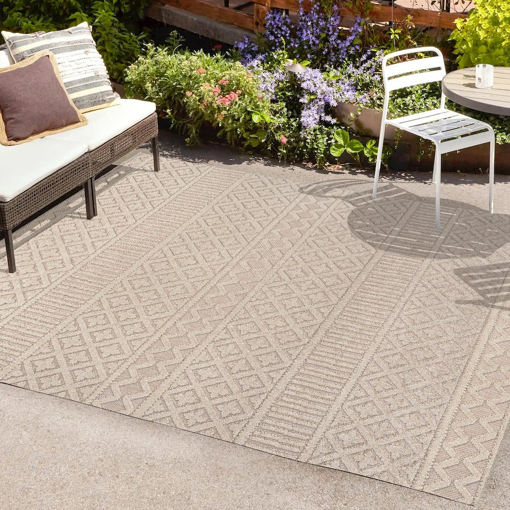 Ormond High-Low Modern Trellis Geometric Area Rug. Picture 6