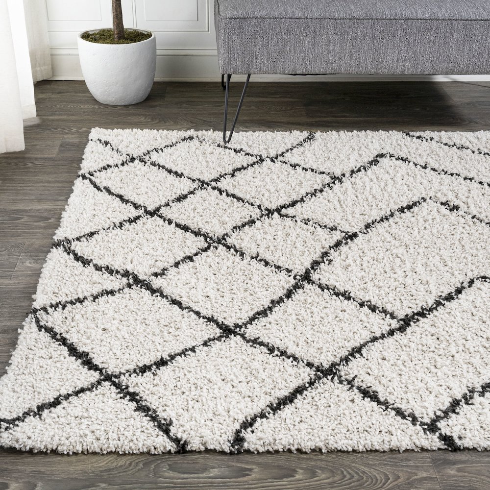 Inca Moroccan Diamond Shag Area Rug. Picture 3