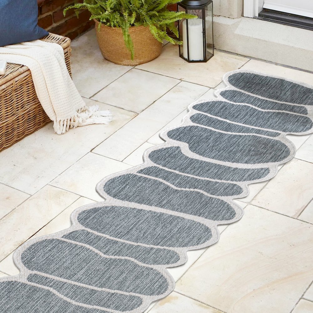 Blue/Cream 2 ft. x 8 ft. Indoor/Outdoor Shaped Runner Rug. Picture 4