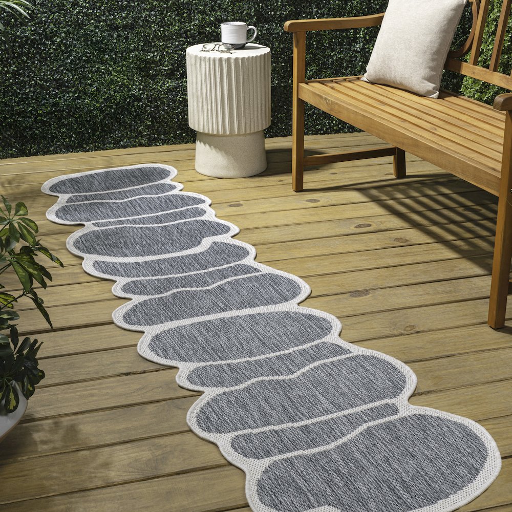 Blue/Cream 2 ft. x 8 ft. Indoor/Outdoor Shaped Runner Rug. Picture 3