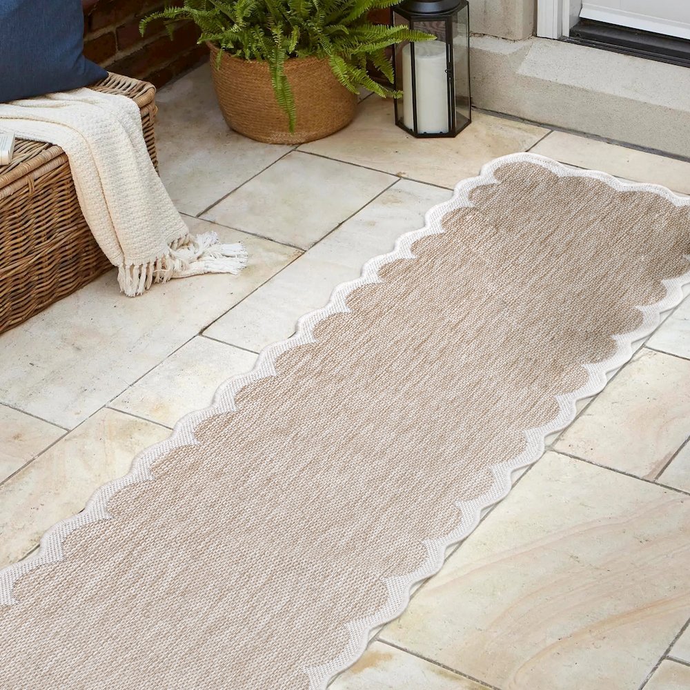 Two-Tone Scalloped Beige/Cream 2 ft. x 8 ft. Indoor/Outdoor Shaped Runner Rug. Picture 4