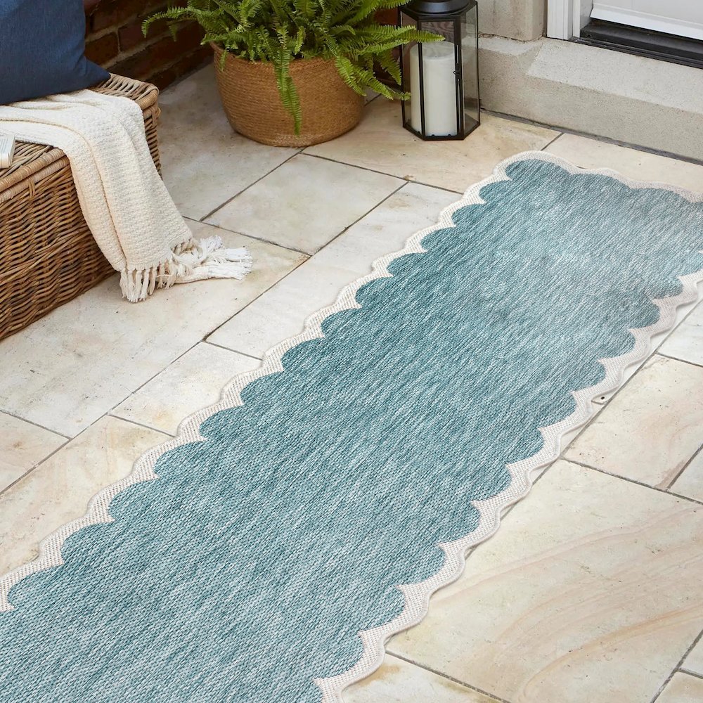 Turquoise/Cream 2 ft. x 8 ft. Indoor/Outdoor Shaped Runner Rug. Picture 4