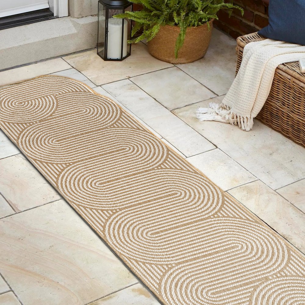 Cream/Natural 2 ft. x 8 ft. Indoor/Outdoor Shaped Runner Rug. Picture 4