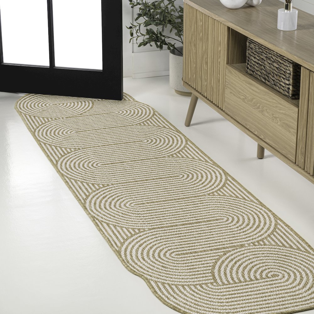 Cream/Natural 2 ft. x 8 ft. Indoor/Outdoor Shaped Runner Rug. Picture 2