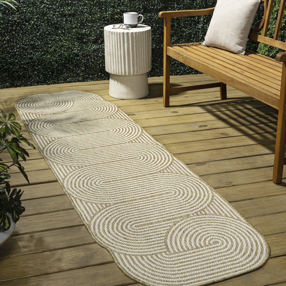 Cream/Natural 2 ft. x 8 ft. Indoor/Outdoor Shaped Runner Rug. Picture 3