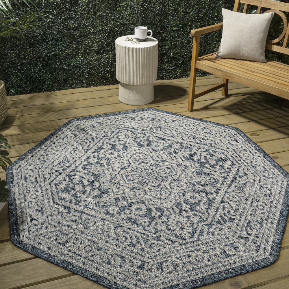 Sinjuri Medallion Textured Weave Red/Taupe Octagon Indoor/Outdoor Area Rug. Picture 3