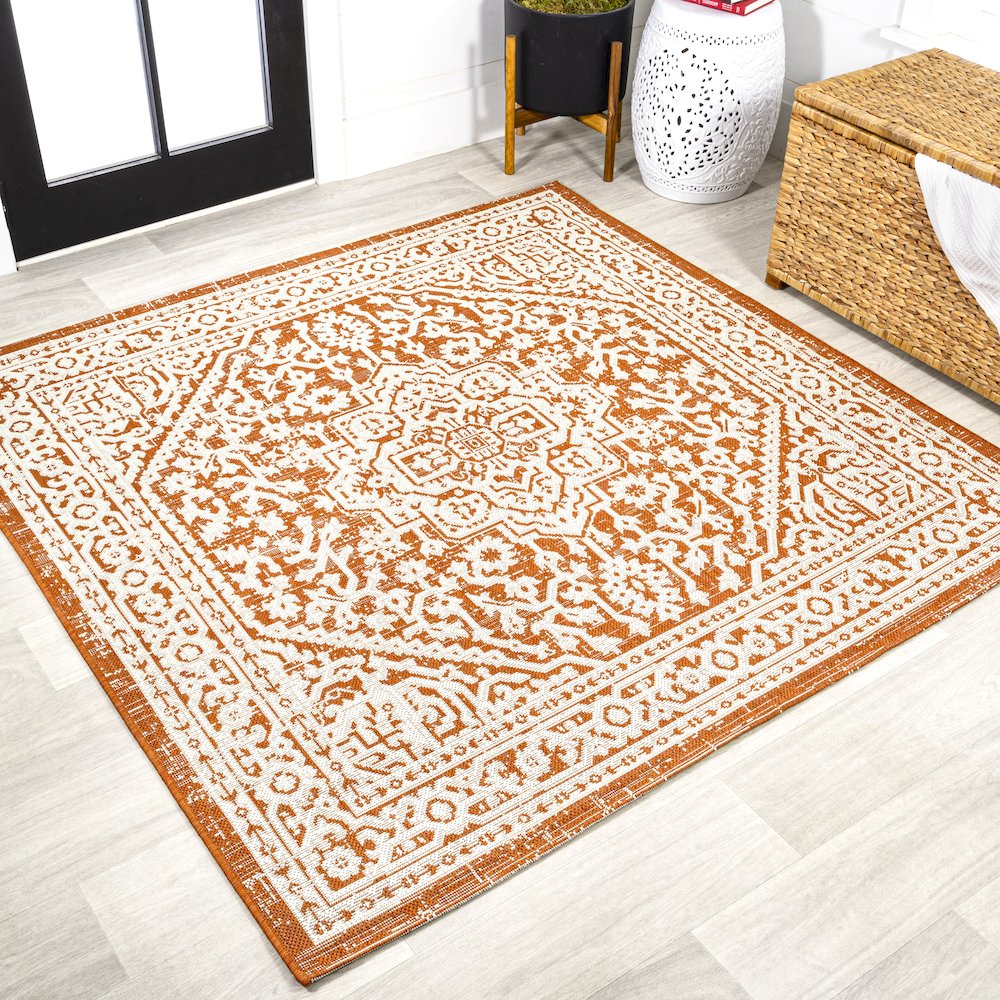 Sinjuri Medallion Textured Weave Indoor/Outdoor Area Rug. Picture 2