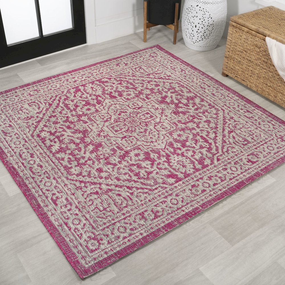 Sinjuri Medallion Textured Weave Indoor/Outdoor Area Rug. Picture 2