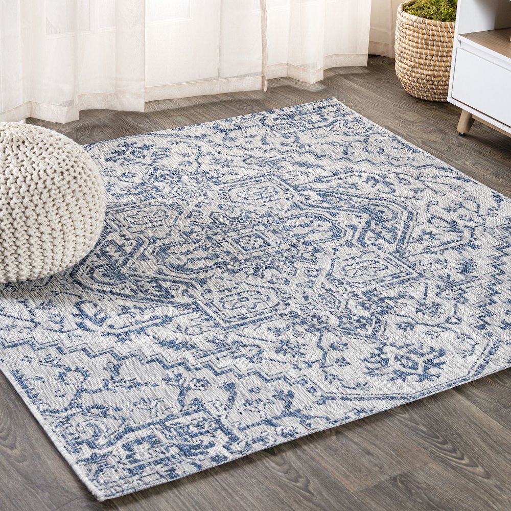 Estrella Bohemian Medallion Textured Weave Indoor/Outdoor Area Rug. Picture 2
