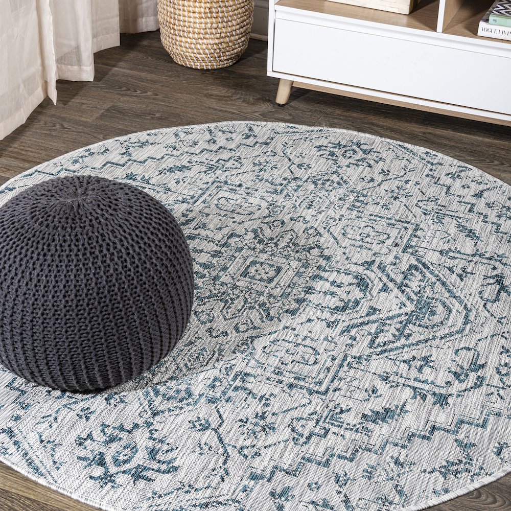 Estrella Bohemian Medallion Textured Weave Indoor/Outdoor Area Rug. Picture 2