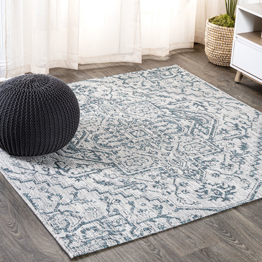 Estrella Bohemian Medallion Textured Weave Indoor/Outdoor Area Rug. Picture 2