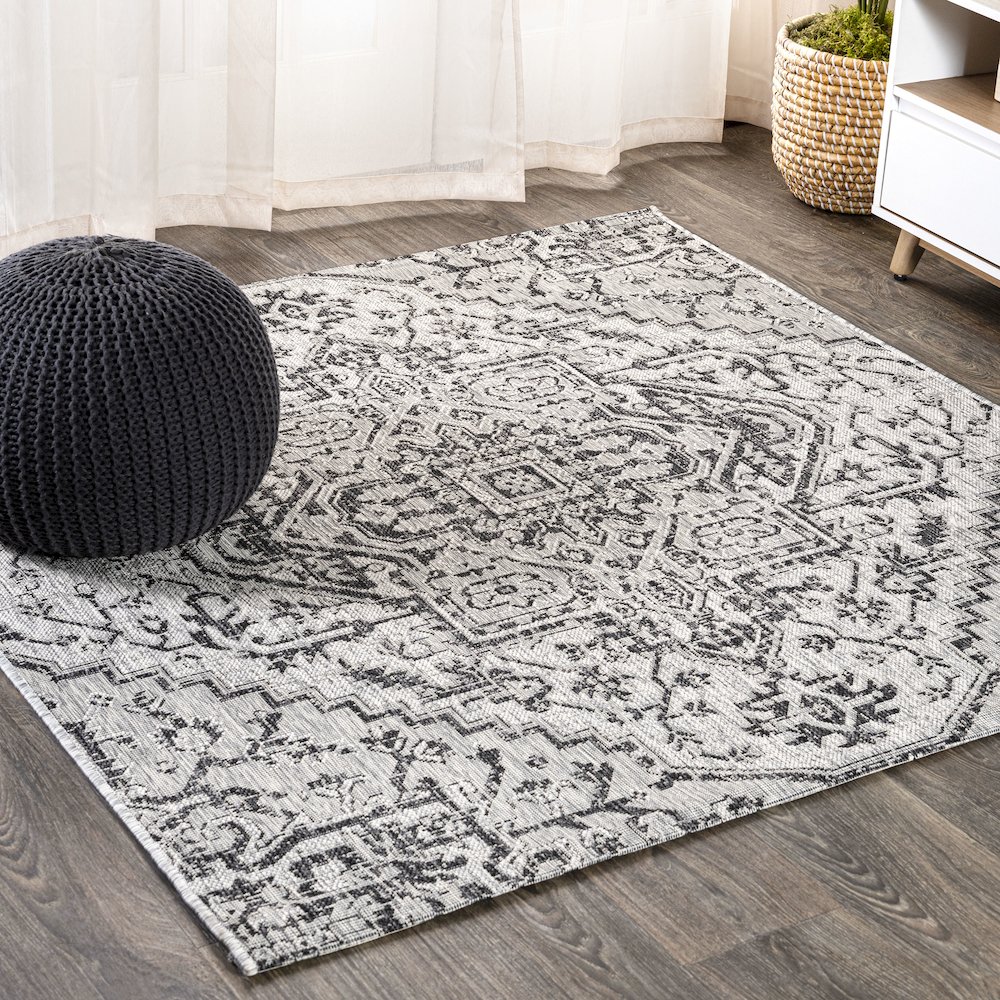 Estrella Bohemian Medallion Textured Weave Indoor/Outdoor Area Rug. Picture 2