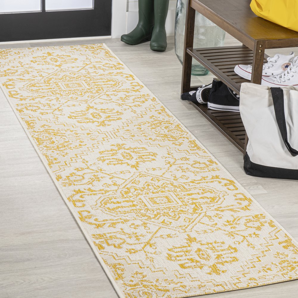 Estrella Bohemian Medallion Textured Weave Indoor/Outdoor Area Rug. Picture 2