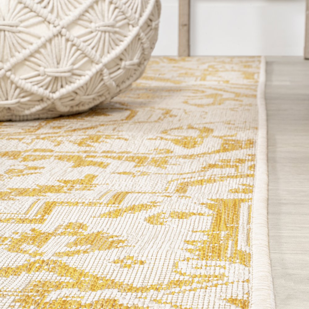 Estrella Bohemian Medallion Textured Weave Indoor/Outdoor Area Rug. Picture 4