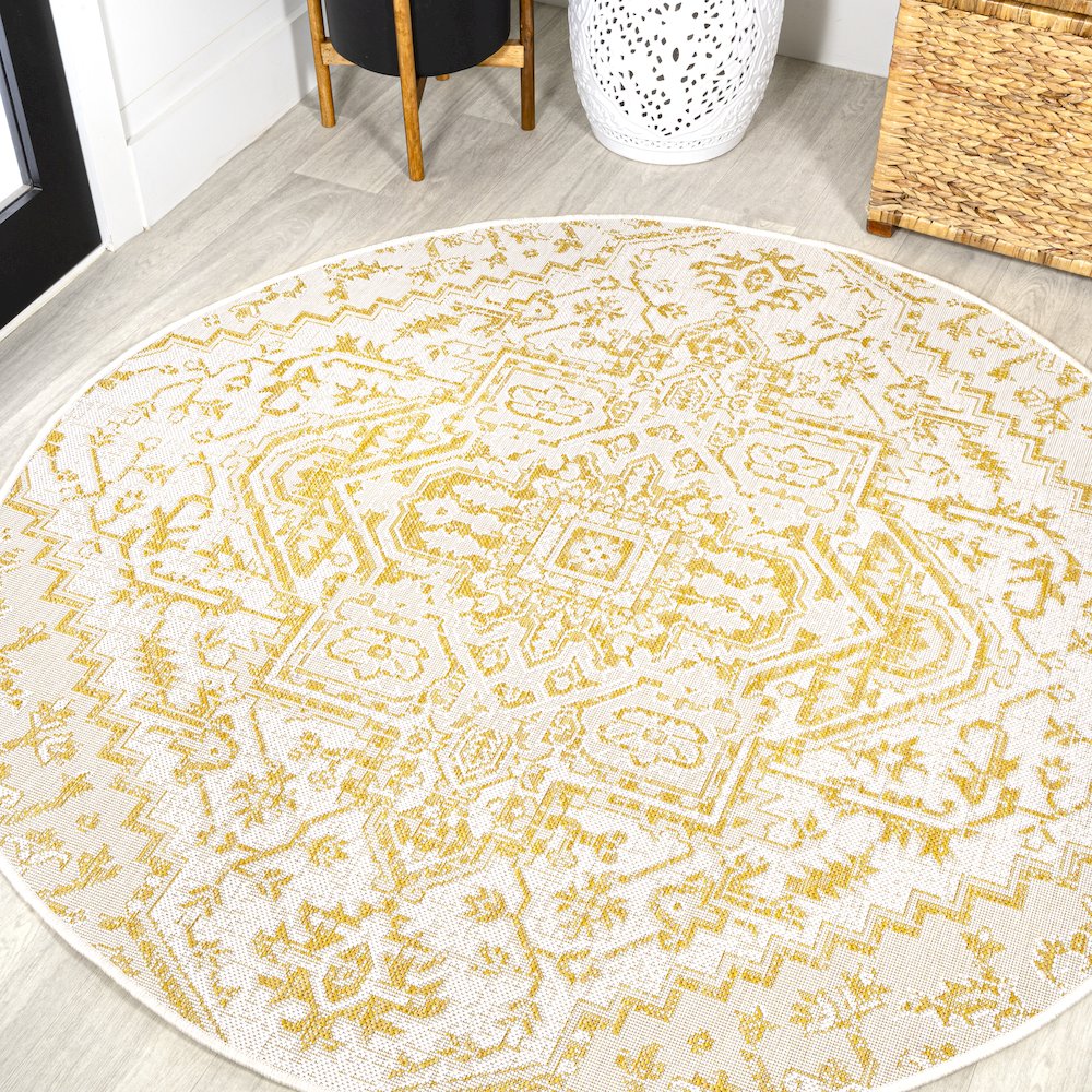 Estrella Bohemian Medallion Textured Weave Indoor/Outdoor Area Rug. Picture 2