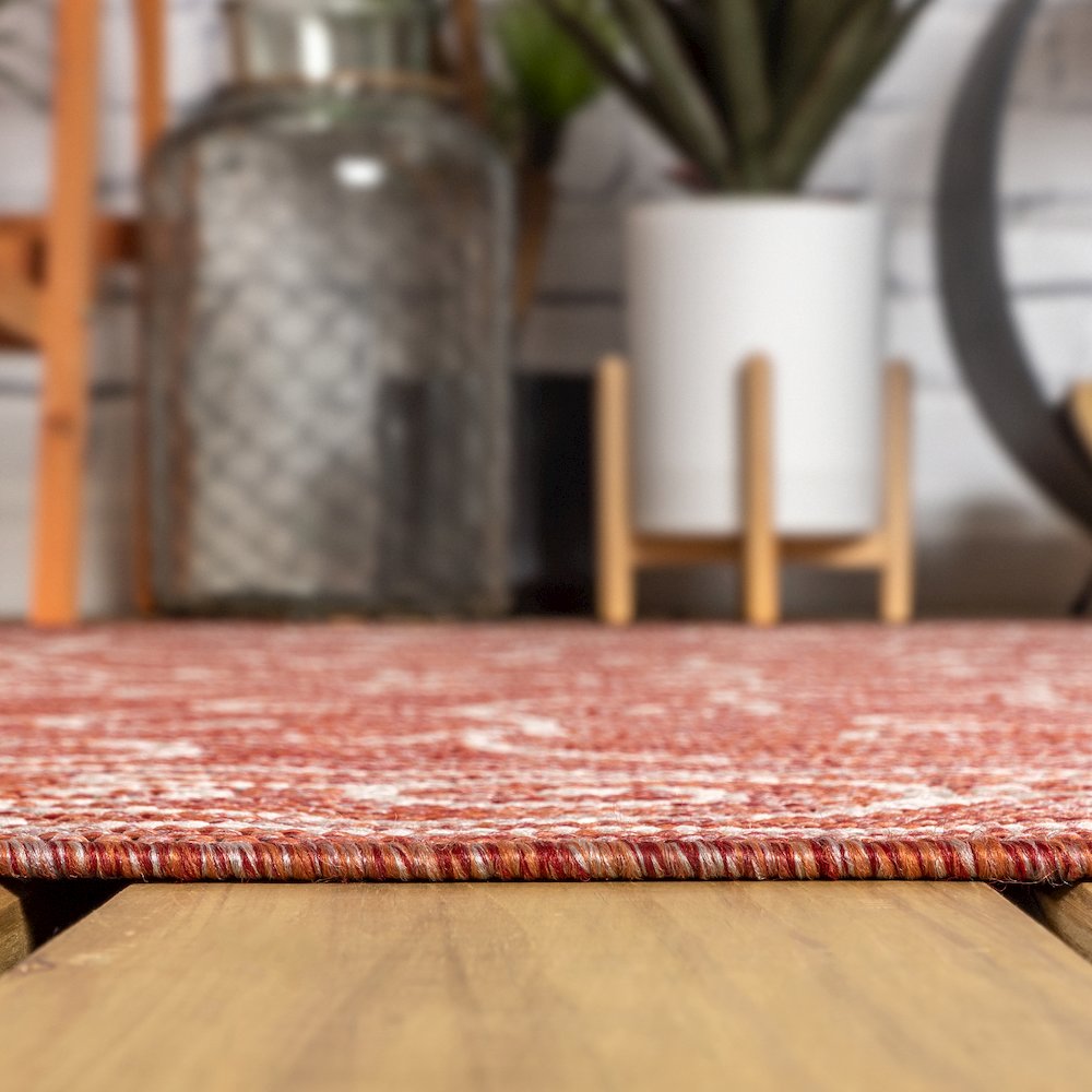 Charleston Vintage Filigree Textured Weave Indoor/Outdoor Runner Rug. Picture 9
