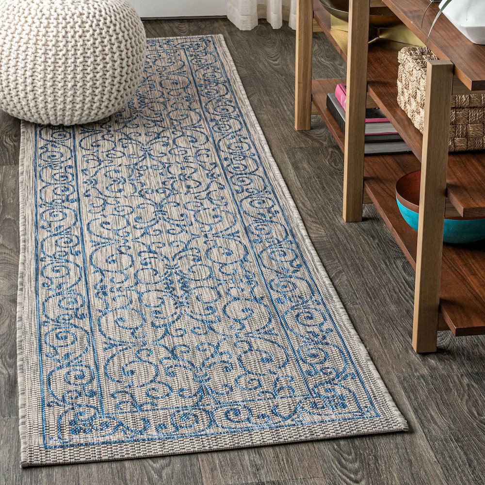 Charleston Vintage Filigree Textured Weave Indoor/Outdoor Runner Rug. Picture 2