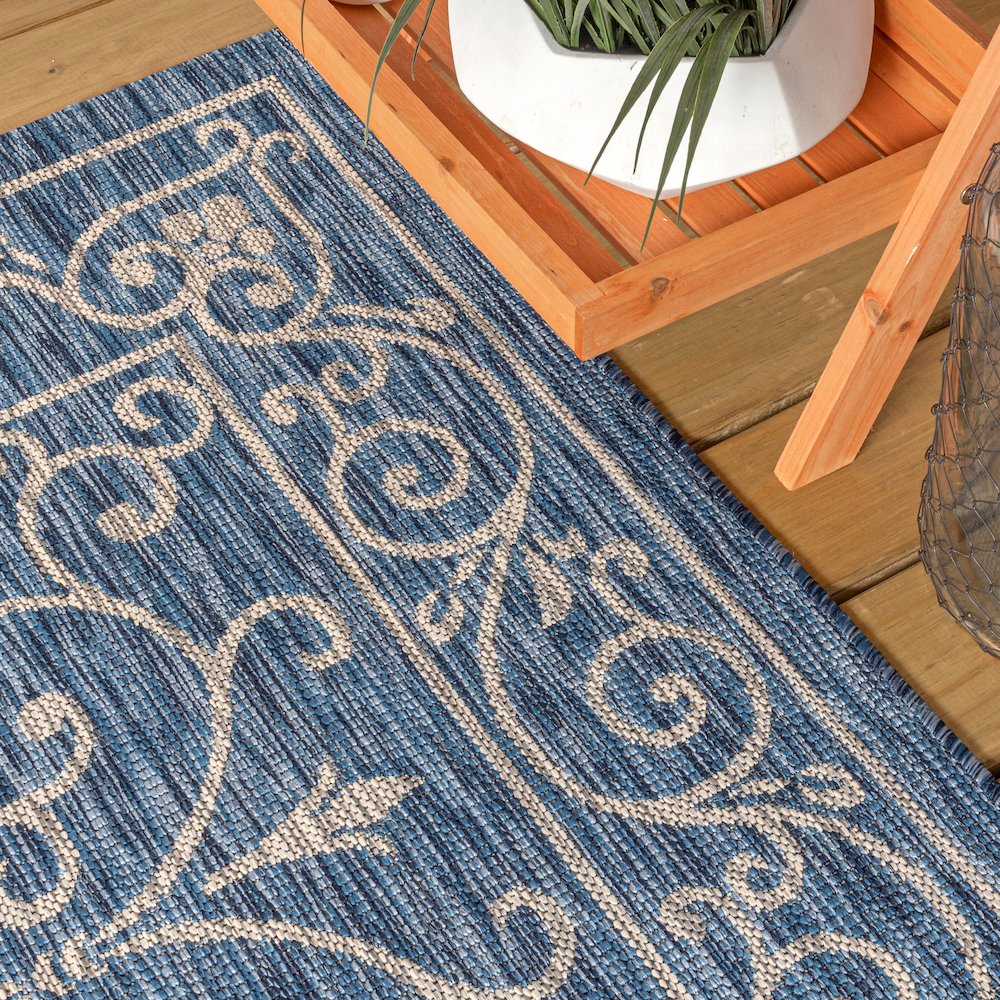 Charleston Vintage Filigree Textured Weave Indoor/Outdoor Runner Rug. Picture 5