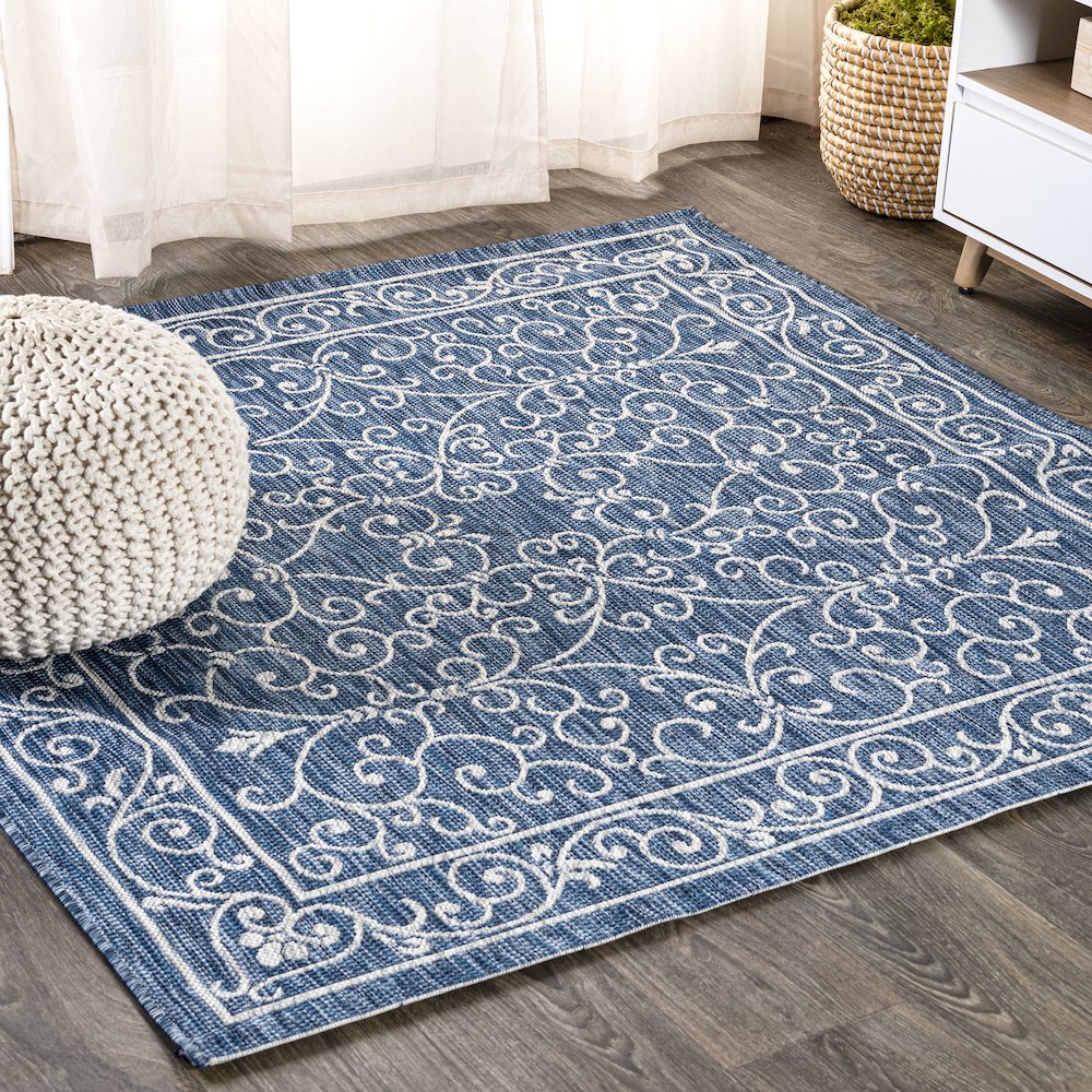 Charleston Vintage Filigree Textured Weave Indoor/Outdoor Square Rug. Picture 2