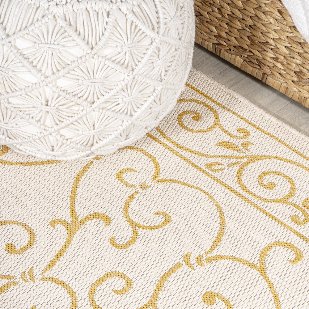 Charleston Vintage Filigree Textured Weave Indoor/Outdoor Runner Rug. Picture 4
