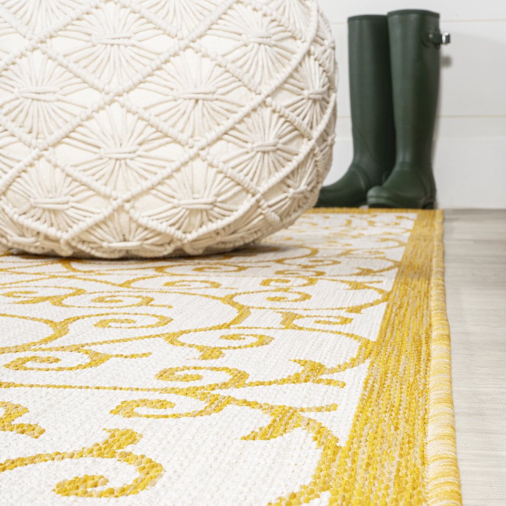Madrid Vintage Filigree Textured Weave Indoor/Outdoor Runner Rug. Picture 5