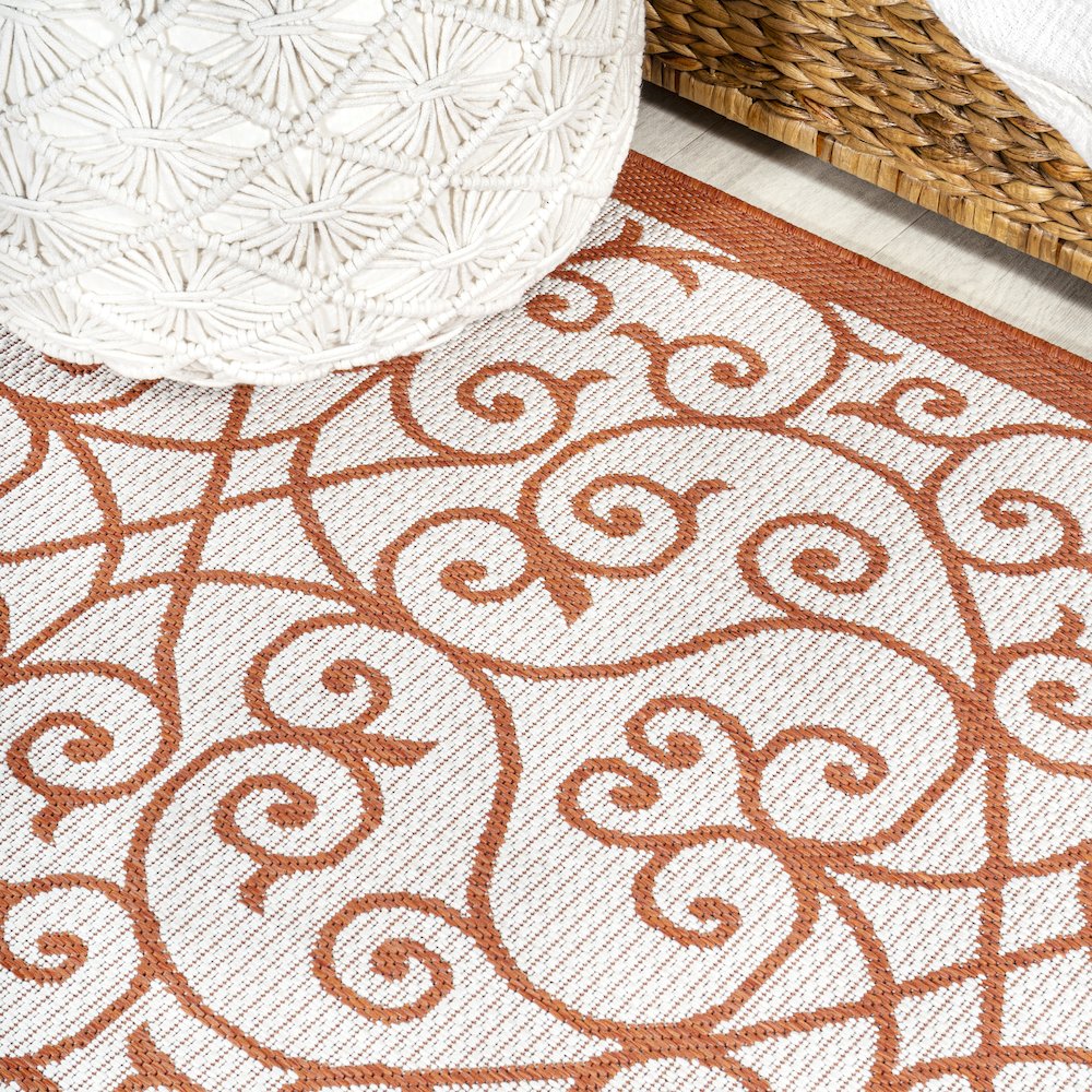 Madrid Vintage Filigree Textured Weave Indoor/Outdoor Runner Rug. Picture 4
