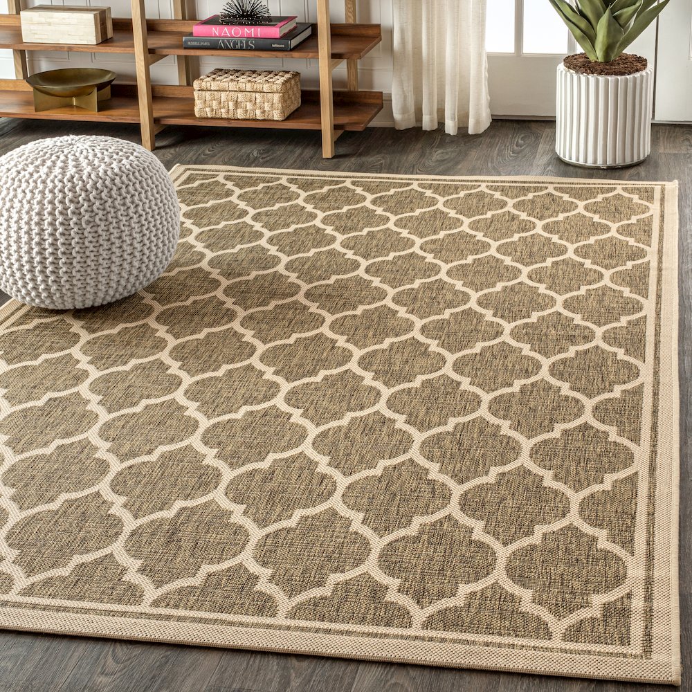Trebol Moroccan Trellis Textured Weave Indoor/Outdoor Area Rug. Picture 3