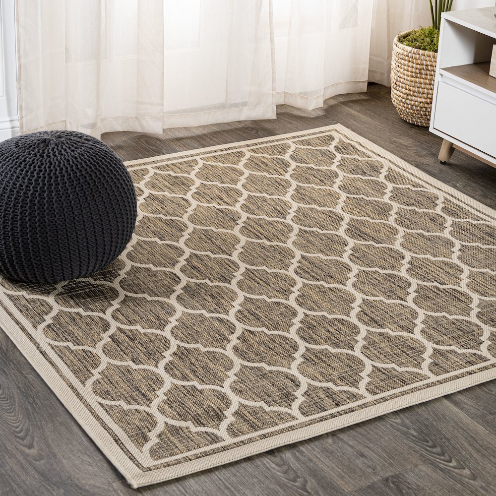Trebol Moroccan Trellis Textured Weave Indoor/Outdoor Area Rug. Picture 2