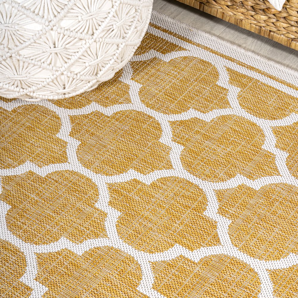 Trebol Moroccan Trellis Textured Weave Indoor/Outdoor Area Rug. Picture 4