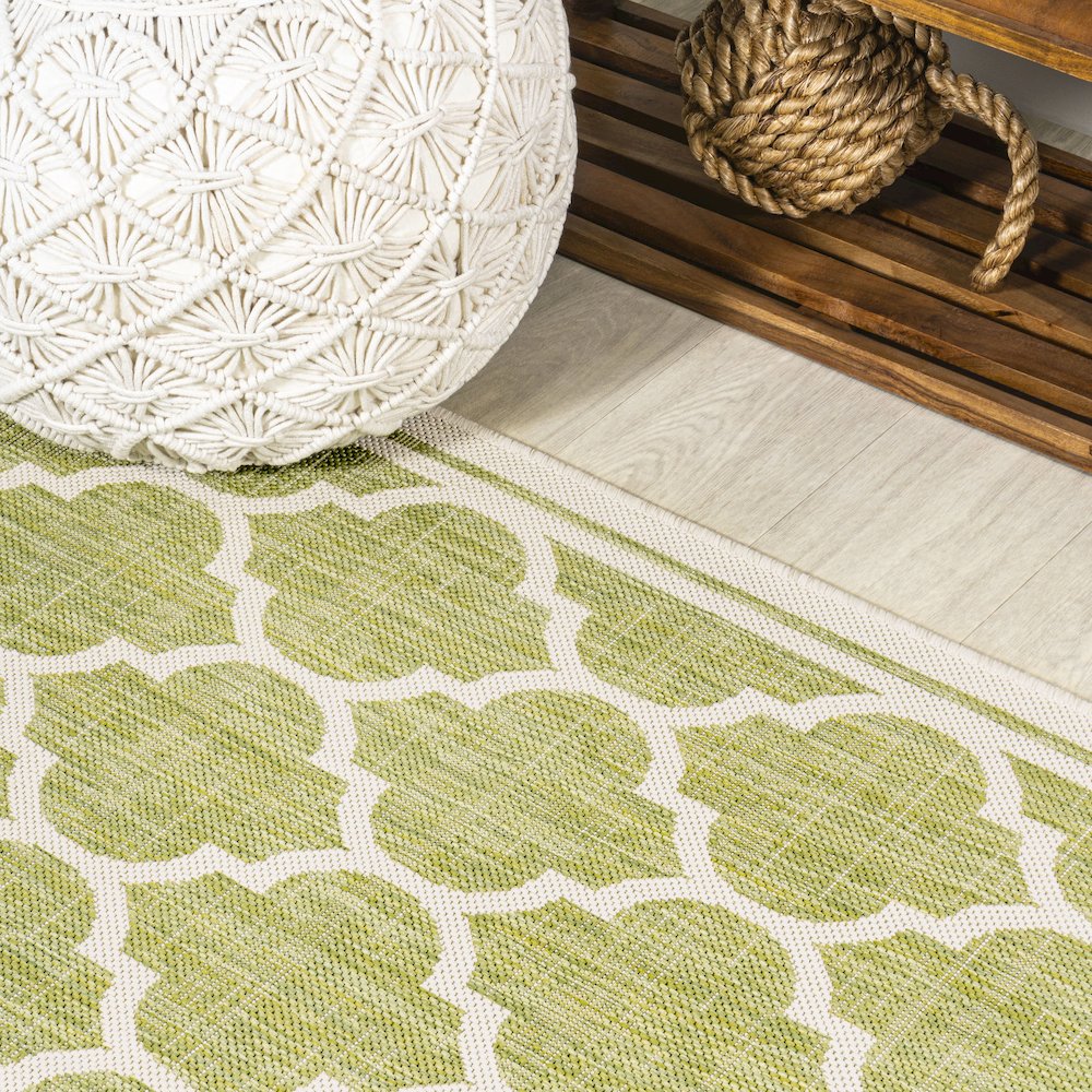 Trebol Moroccan Trellis Textured Weave Indoor/Outdoor Area Rug. Picture 4