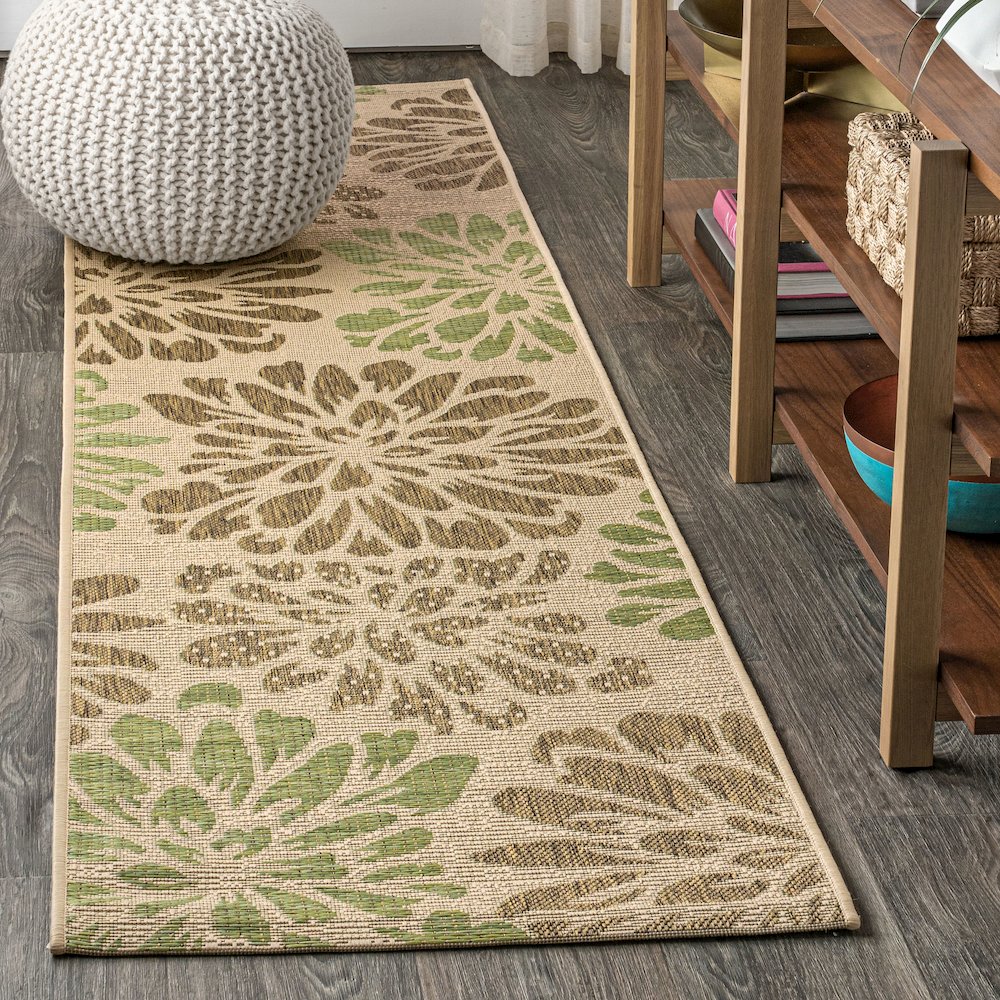Zinnia Modern Floral Textured Weave Indoor/Outdoor Area Rug. Picture 2