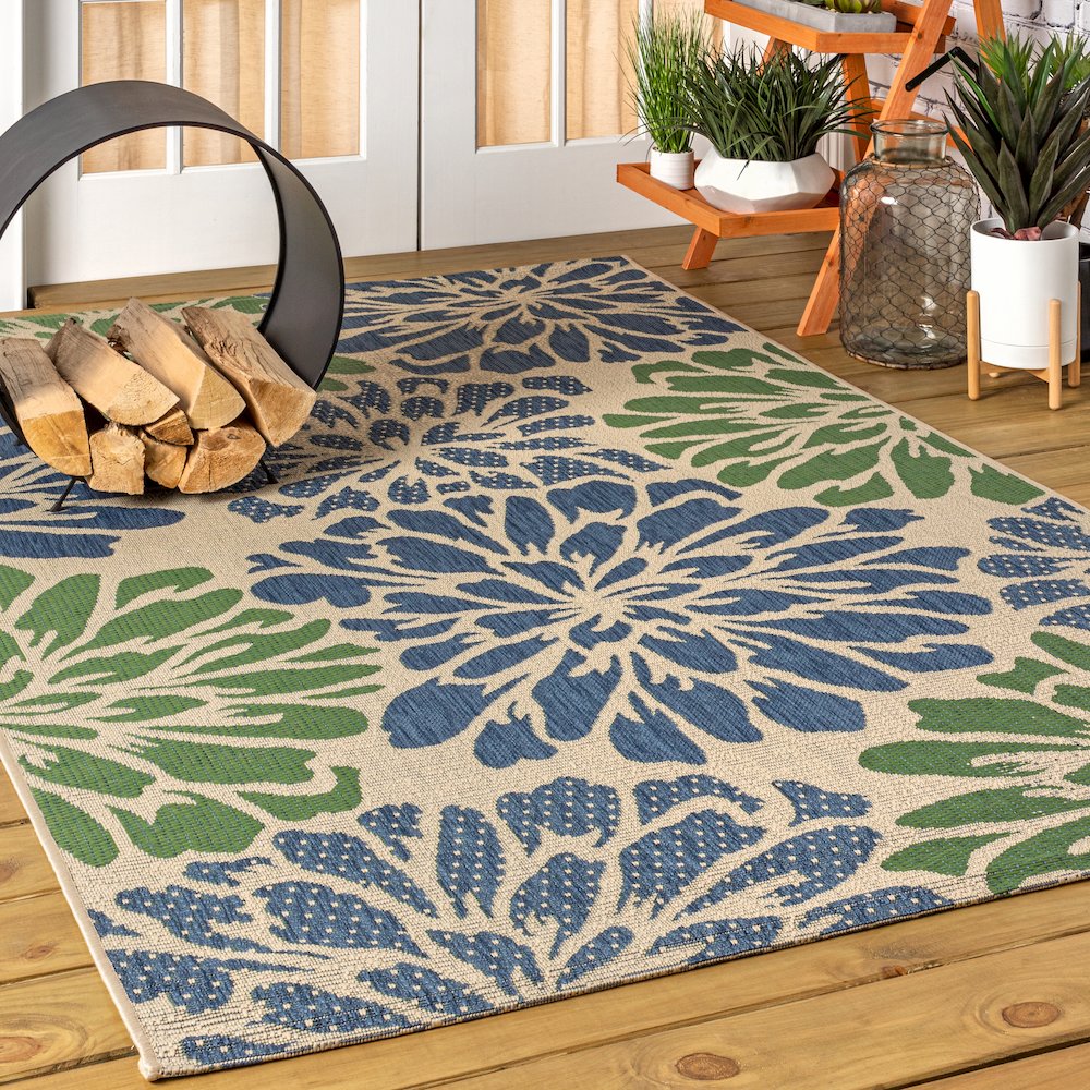 Zinnia Modern Floral Textured Weave Indoor/Outdoor Area Rug. Picture 2