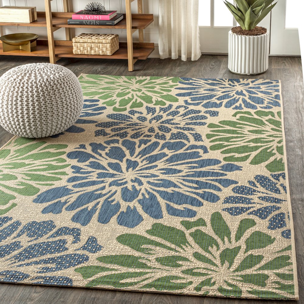 Zinnia Modern Floral Textured Weave Indoor/Outdoor Area Rug. Picture 3
