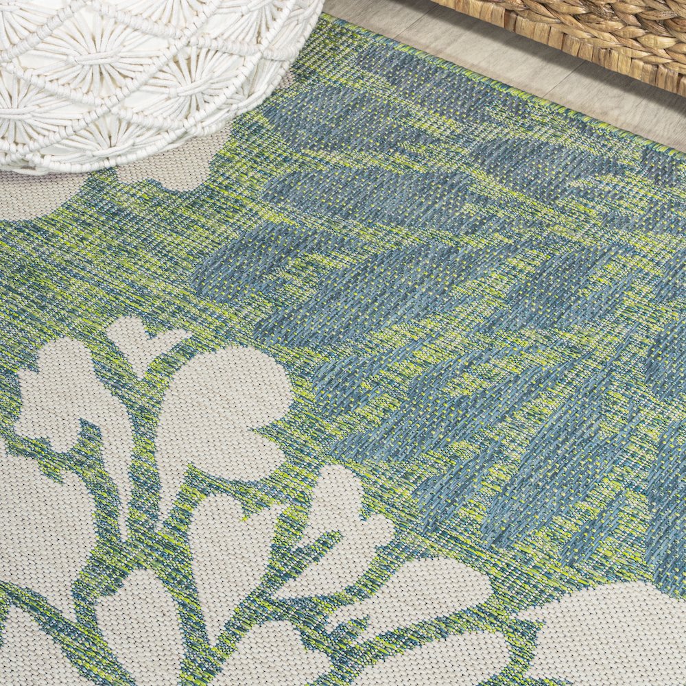 Zinnia Modern Floral Textured Weave Indoor/Outdoor Area Rug. Picture 4