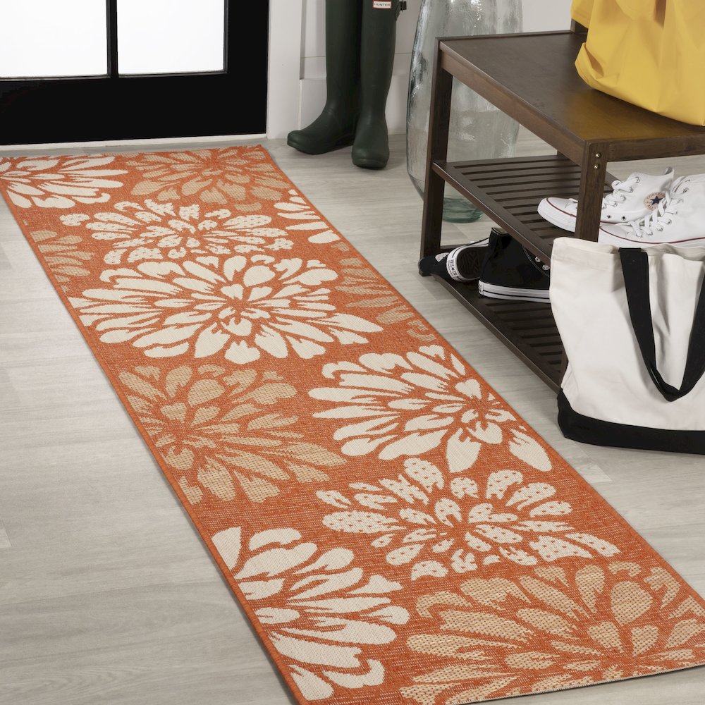 Zinnia Modern Floral Textured Weave Indoor/Outdoor Area Rug. Picture 2