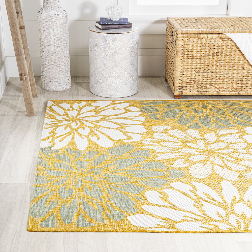 Zinnia Modern Floral Textured Weave Indoor/Outdoor Area Rug. Picture 3