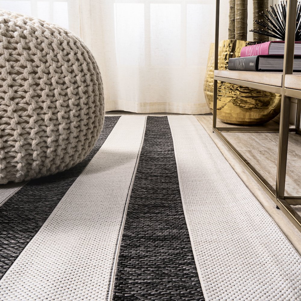 Aveiro Wide Stripe Indoor/Outdoor Area Rug. Picture 7